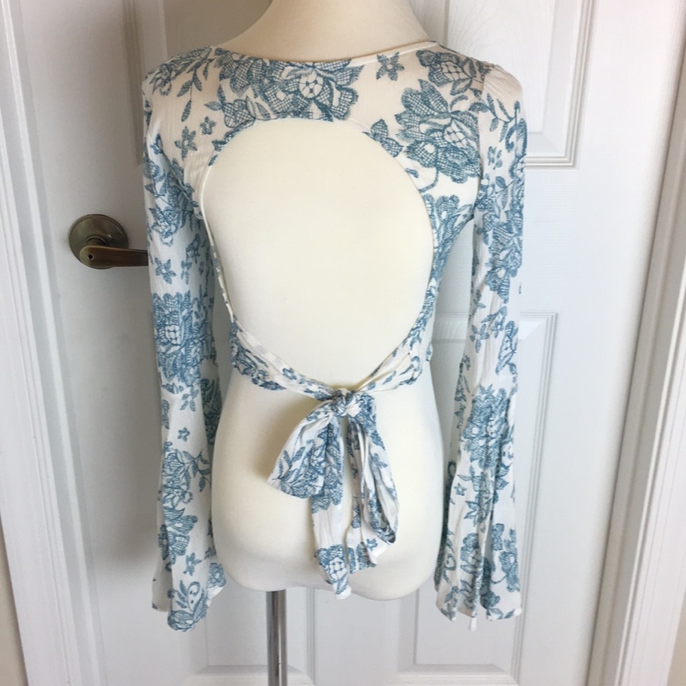 Bell Sleeved Crop Top